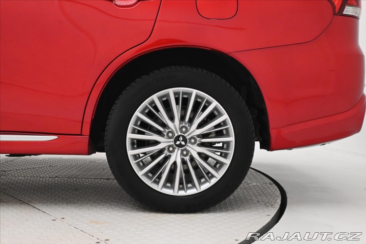 Mitsubishi Outlander 2,4 PHEV Intense+ 4WD Zár 2021