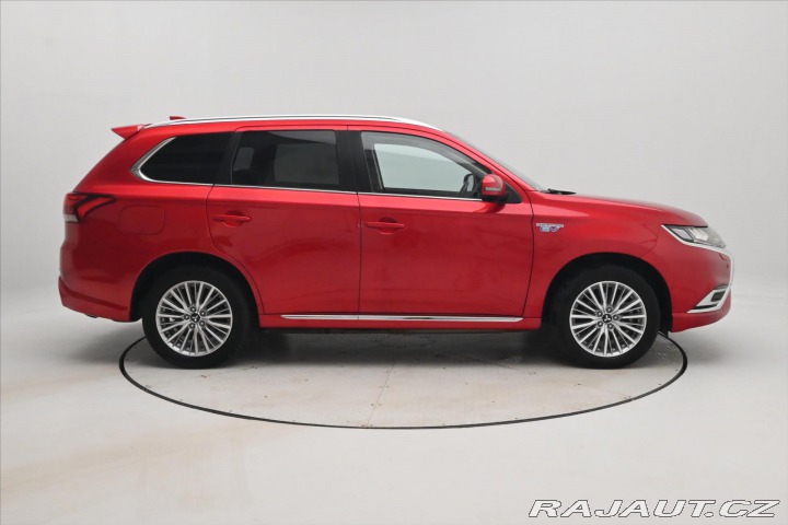 Mitsubishi Outlander 2,4 PHEV Intense+ 4WD Zár 2021