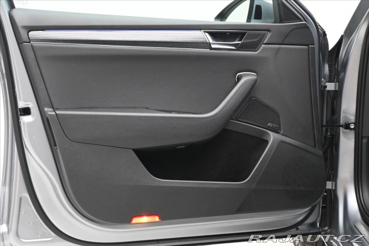 Škoda Superb 2,0 TDI 110 kW DSG Style 2021