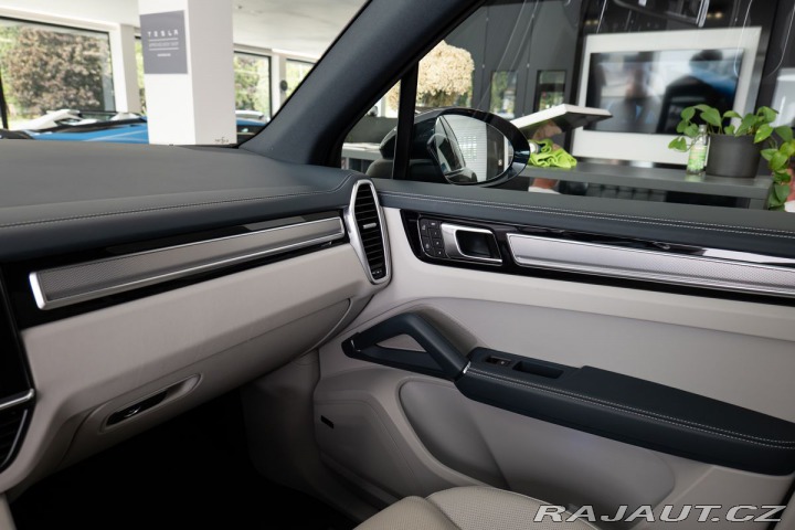 Porsche Cayenne E-Hybrid Platinum Edition 2022