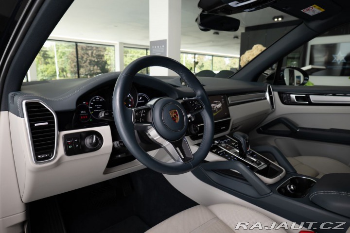 Porsche Cayenne E-Hybrid Platinum Edition 2022