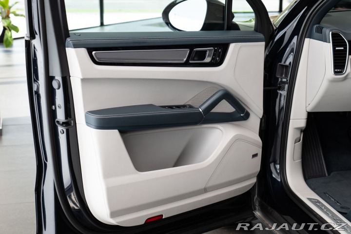 Porsche Cayenne E-Hybrid Platinum Edition 2022