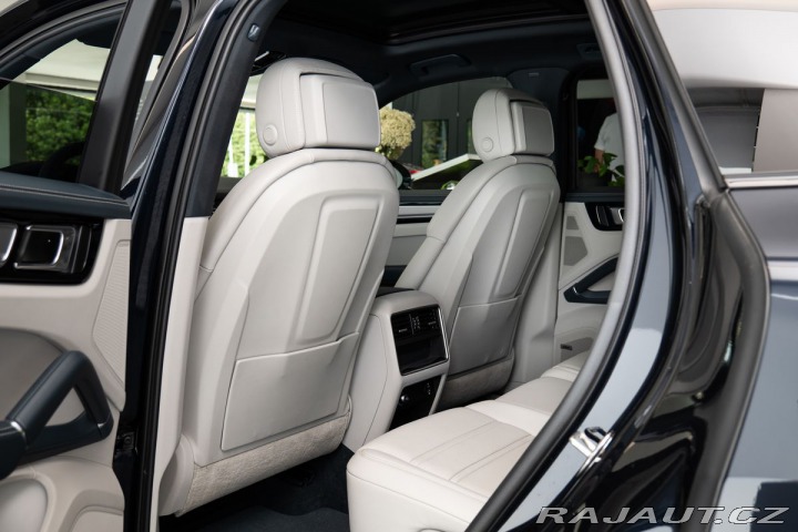 Porsche Cayenne E-Hybrid Platinum Edition 2022