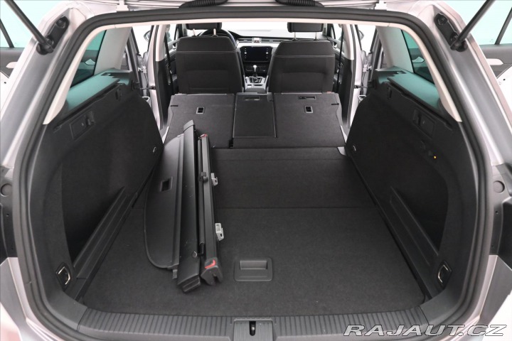 Volkswagen Passat 2,0 TDI 110 KW DSG Busine 2022