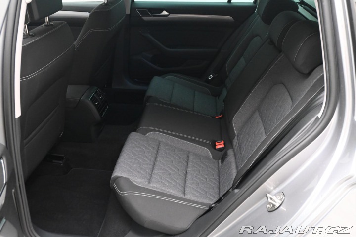 Volkswagen Passat 2,0 TDI 110 KW DSG Busine 2022