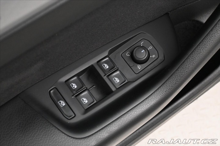 Volkswagen Passat 2,0 TDI 110 KW DSG Busine 2022