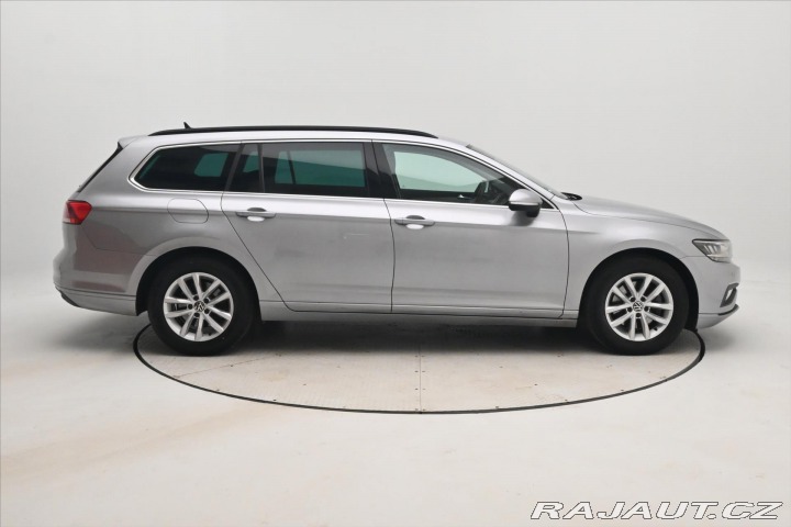Volkswagen Passat 2,0 TDI 110 KW DSG Busine 2022