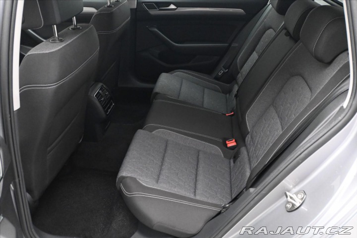 Volkswagen Passat 2,0 TDI 110 KW DSG Busine 2023