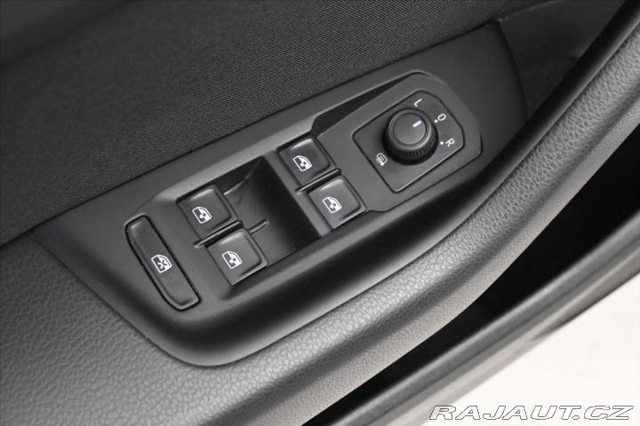 Volkswagen Passat 2,0 TDI 110 KW DSG Busine 2023