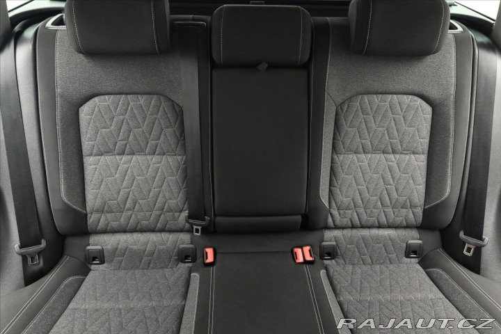 Volkswagen Passat 2,0 TDI 110 KW DSG Busine 2023