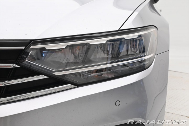 Volkswagen Passat 2,0 TDI 110 KW DSG Busine 2023