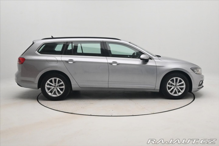 Volkswagen Passat 2,0 TDI 110 KW DSG Busine 2023