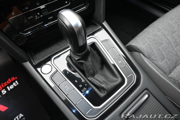 Volkswagen Passat 2,0 TDI 110KW DSG BUSINES 2023