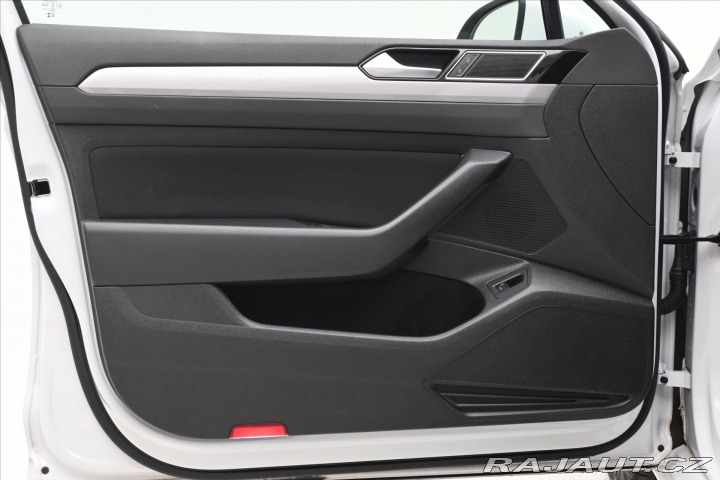 Volkswagen Passat 2,0 TDI 110KW DSG BUSINES 2023