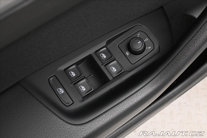 Volkswagen Passat 2,0 TDI 110KW DSG BUSINES 2023