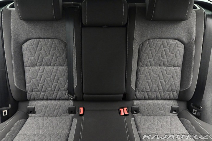 Volkswagen Passat 2,0 TDI 110KW DSG BUSINES 2023