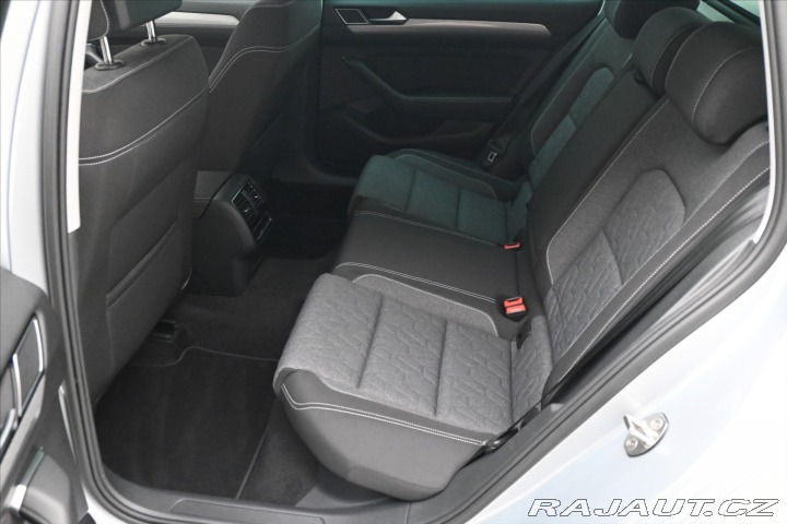 Volkswagen Passat 2,0 TDI 110 kW DSG Busine 2023