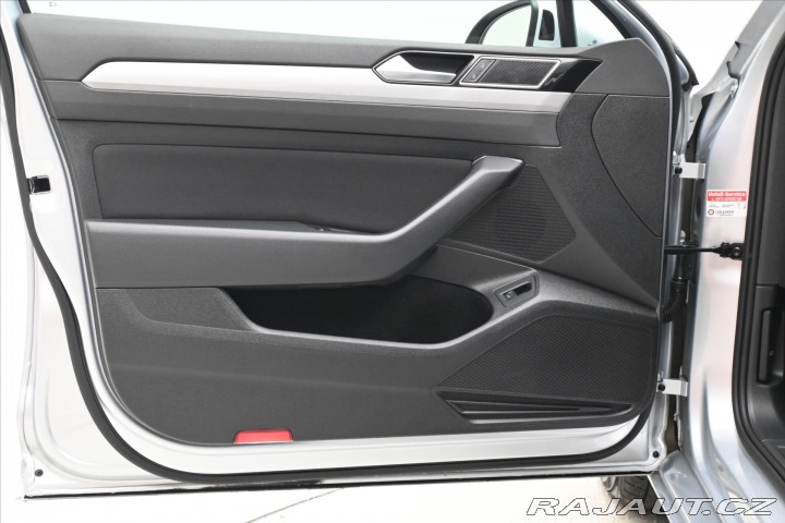 Volkswagen Passat 2,0 TDI 110 kW DSG Busine 2023