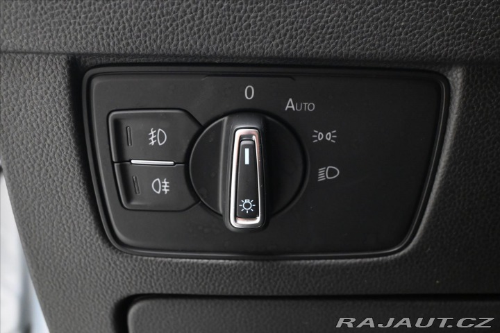 Volkswagen Passat 2,0 TDI 110 kW DSG Busine 2023