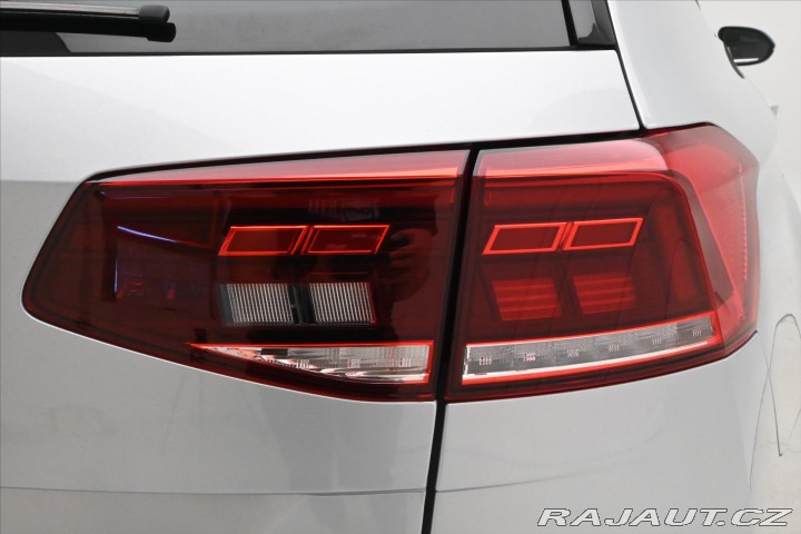 Volkswagen Passat 2,0 TDI 110 kW DSG Busine 2023