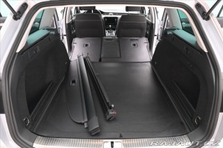 Volkswagen Passat 2,0 TDI 110 kW DSG Busine 2023