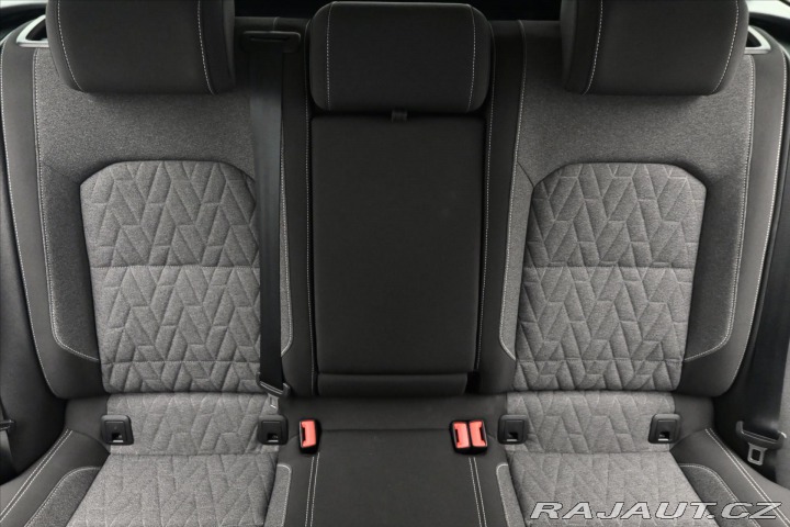 Volkswagen Passat 2,0 TDI 110 kW DSG Busine 2022