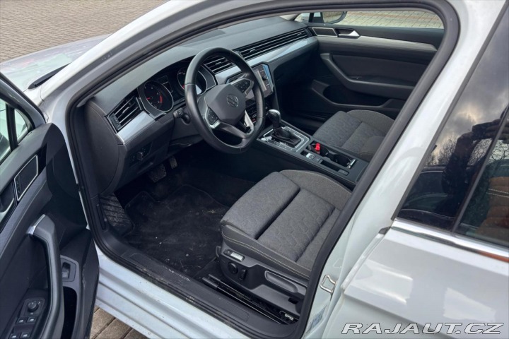 Volkswagen Passat 2,0 TDI 110 kW DSG Busine 2022