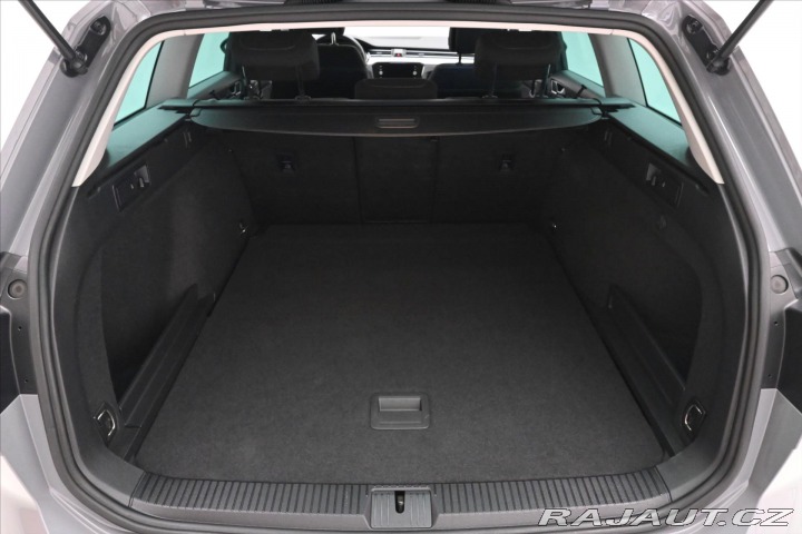 Volkswagen Passat 2,0 TDI 110 kW DSG Busine 2022