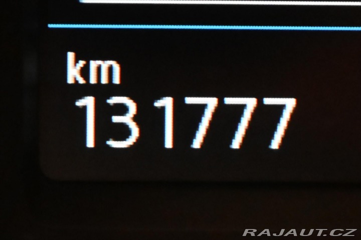 Volkswagen Passat 2,0 TDI 110 kW DSG Busine 2022