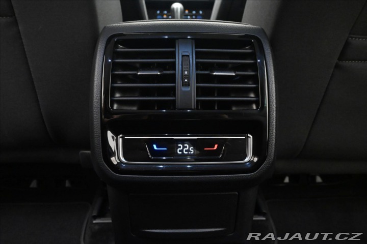 Volkswagen Passat 2,0 TDI 110 kW DSG Busine 2022