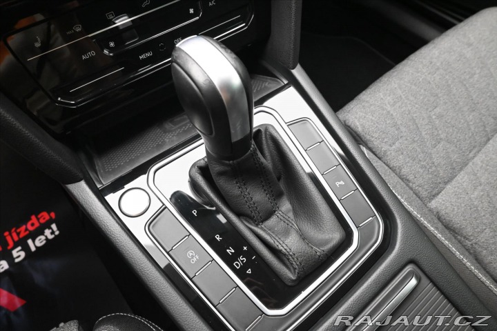 Volkswagen Passat 2,0 TDI 110 kW DSG Busine 2022