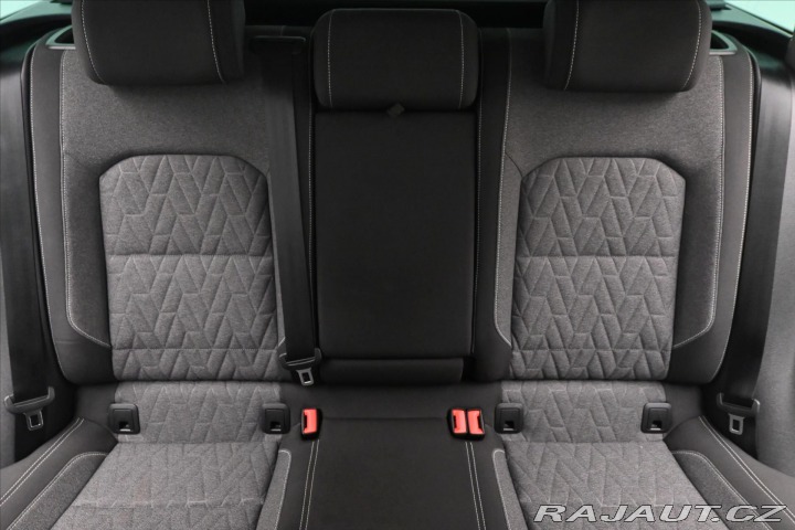 Volkswagen Passat 2,0 TDI 110 kW DSG Busine 2022