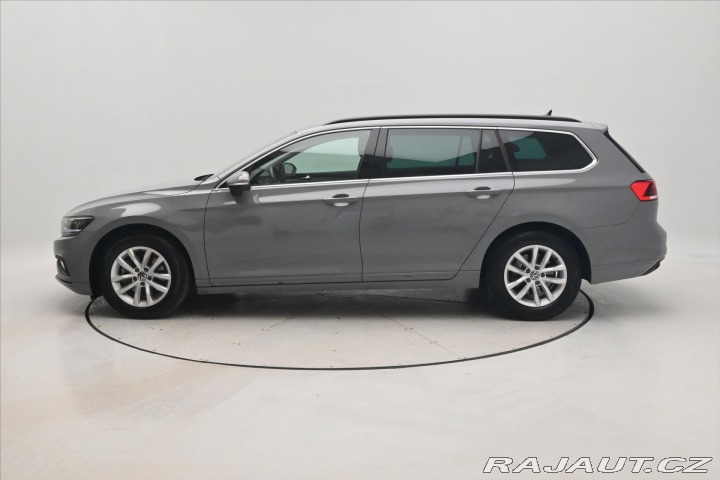Volkswagen Passat 2,0 TDI 110 kW DSG Busine 2022
