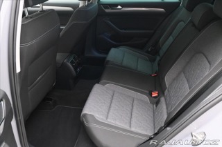 Volkswagen Passat 2,0 TDI 110 kW DSG Busine 2022