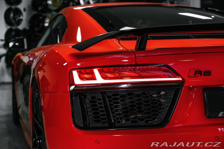 Audi R8 B&O/KARBON/SEATS/PDC/ 2015