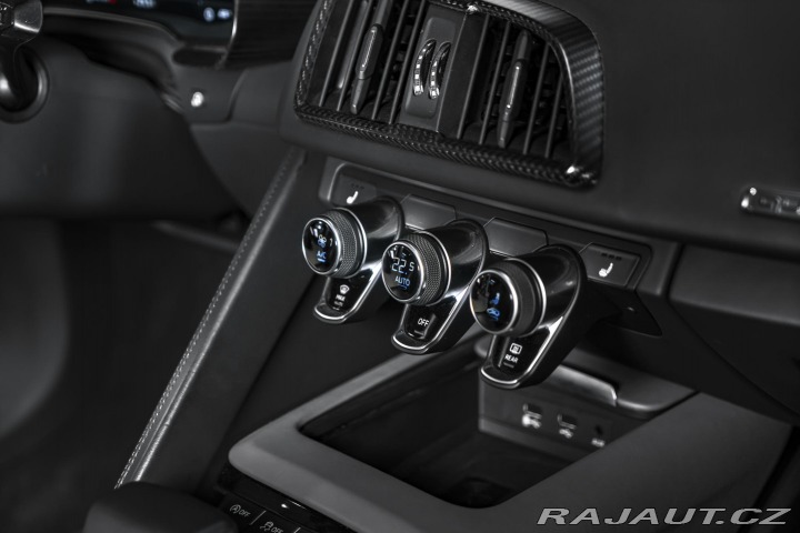 Audi R8 B&O/KARBON/SEATS/PDC/ 2015