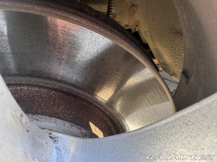 Mitsubishi Lancer 1,6i 72 KW STK 2X KOLA 2005