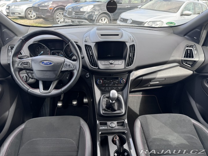 Ford Kuga 1,5i 110 KW ST LINE KOLA 2018