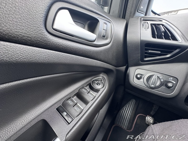 Ford Kuga 1,5i 110 KW ST LINE KOLA 2018