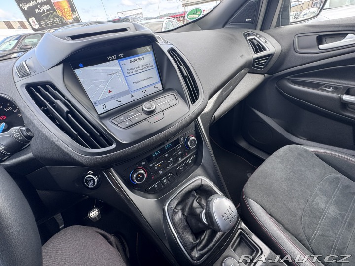 Ford Kuga 1,5i 110 KW ST LINE KOLA 2018