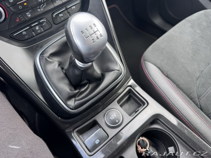 Ford Kuga 1,5i 110 KW ST LINE KOLA 2018