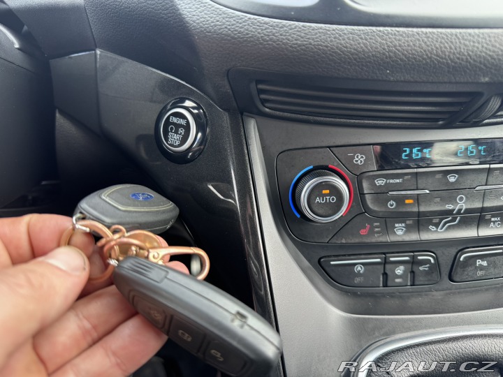 Ford Kuga 1,5i 110 KW ST LINE KOLA 2018