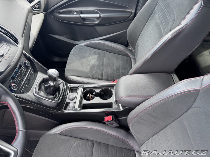 Ford Kuga 1,5i 110 KW ST LINE KOLA 2018