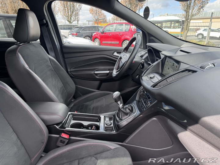 Ford Kuga 1,5i 110 KW ST LINE KOLA 2018