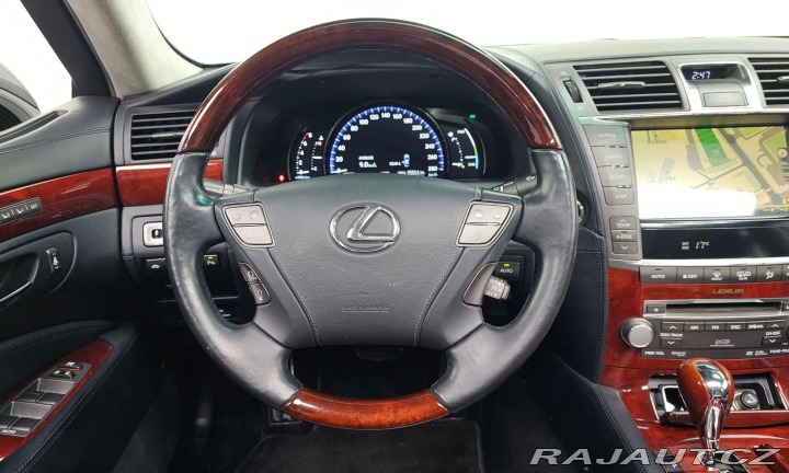 Lexus LS 600h L Ottoman 2012