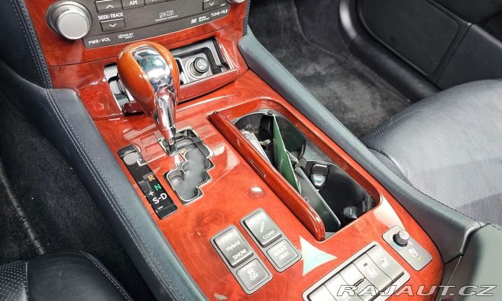 Lexus LS 600h L Ottoman 2012