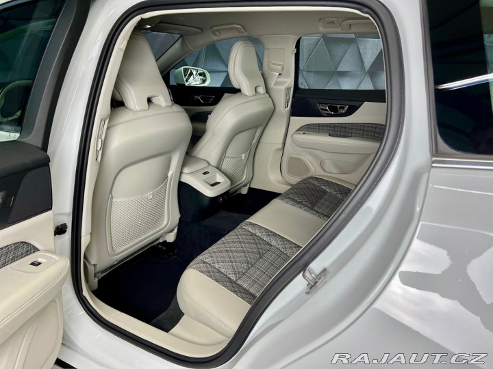 Volvo V60 D3 MOMENTUM PRO, LED, KEY 2020