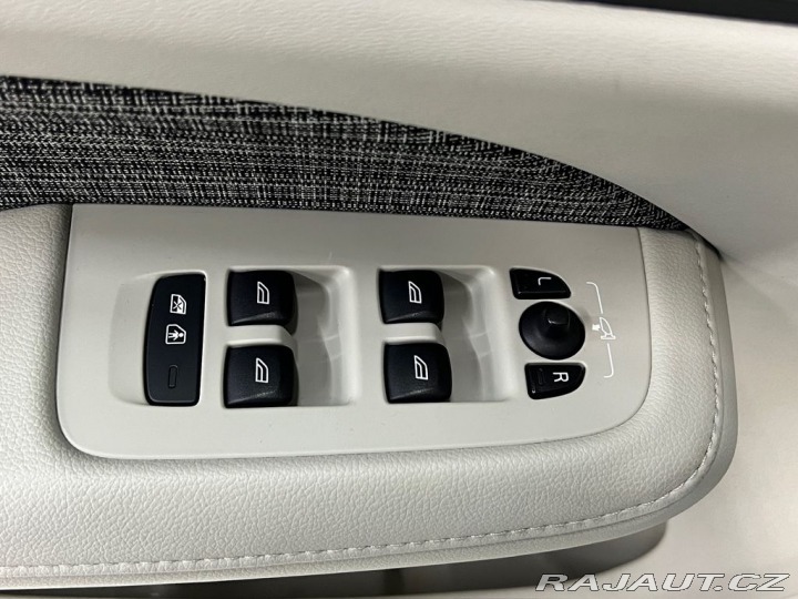 Volvo V60 D3 MOMENTUM PRO, LED, KEY 2020