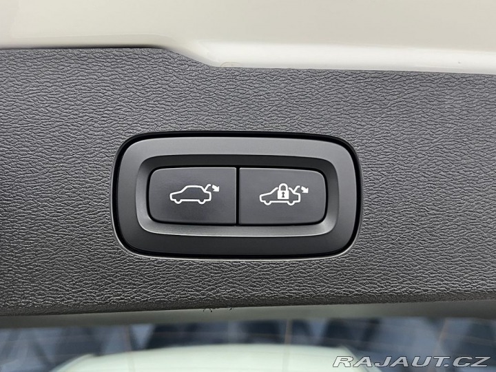 Volvo V60 D3 MOMENTUM PRO, LED, KEY 2020