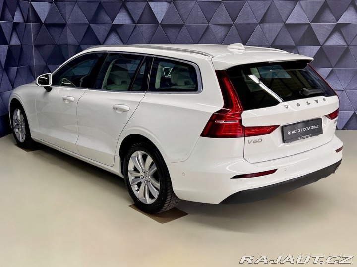 Volvo V60 D3 MOMENTUM PRO, LED, KEY 2020